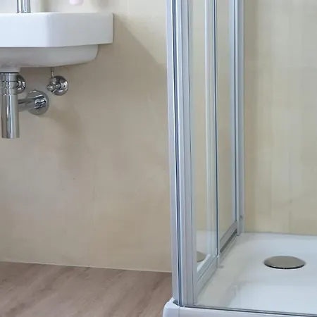 فندق Sternen Doppelzimmer Benken (St. Gallen)
